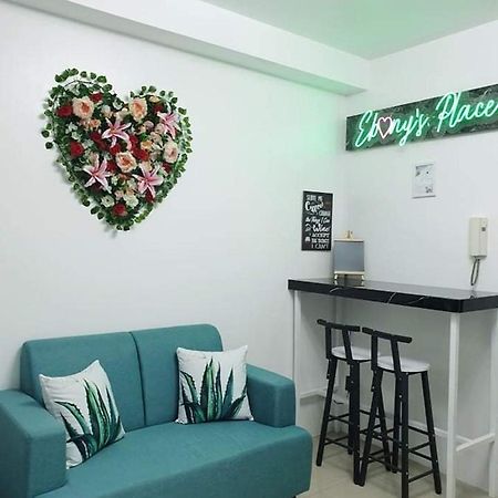 Ebony'S Place At Shore Residences Manila Exteriör bild
